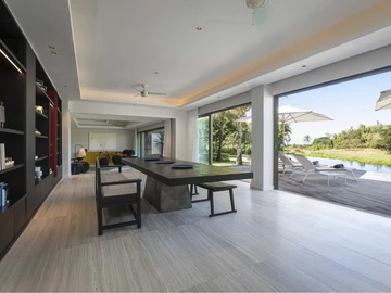 5 Bedroom Villa