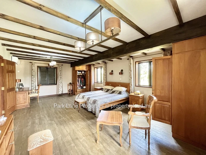 Exceptional House of 4-Bedroom for Sale in Moka 