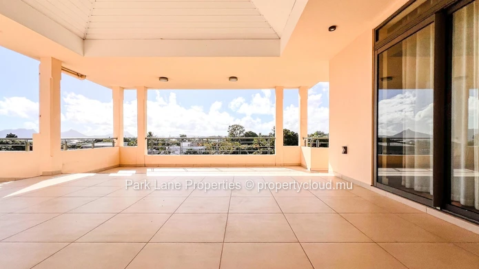 Penthouse Contemporain à Vacoas – Confort, Espace et élégance