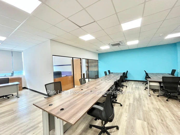Espace de bureaux Grade A entièrement aménagé au cœur d’Ebene