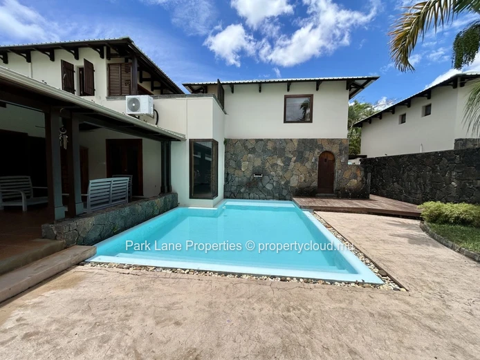 Villa Charmante de Style Colonial avec Cottage d’Invités dans le Domaine Exclusif de Bon Espoir