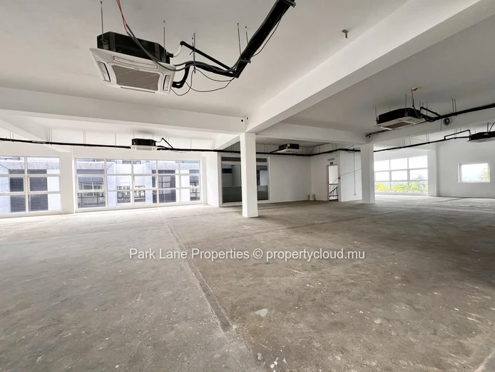 Spacious 371 m² Office or call center space in Ebene with stunning mountain view