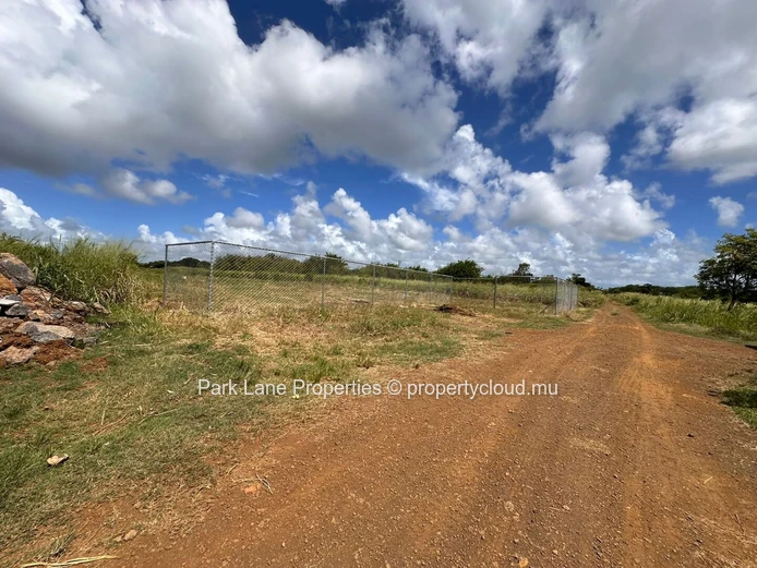 Residential land for sale in St François, Calodyne.