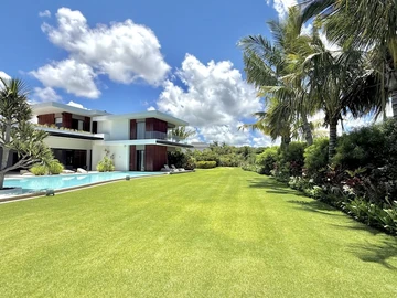 5 Bedroom Villa