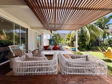 6 Bedroom Villa