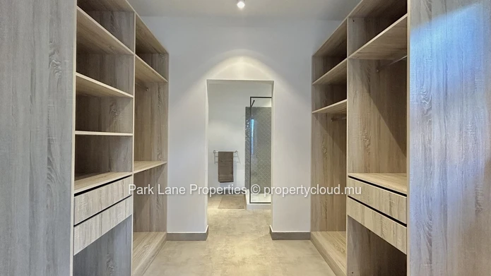 Spacious 3-Bedroom Ground Floor Apartment with Terrace & Plunge Pool in Tamarin