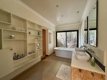 8 Bedroom Villa