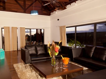 5 Bedroom Villa
