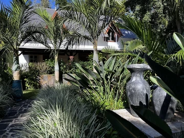 6 Bedroom House