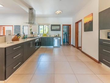 5 Bedroom Villa