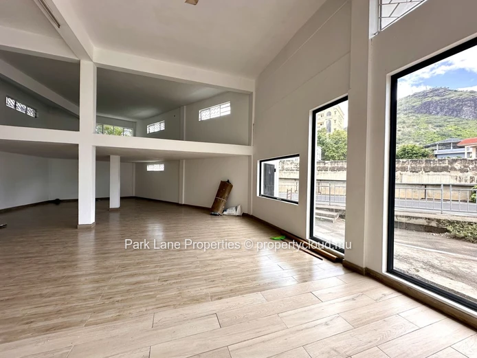 Commercial space well situated