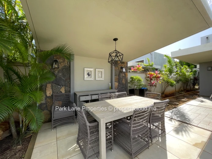 Splendid PDS villa within a residential complex for sale!
