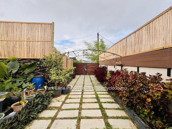 Charming and cozy home in the heart of Tamarin