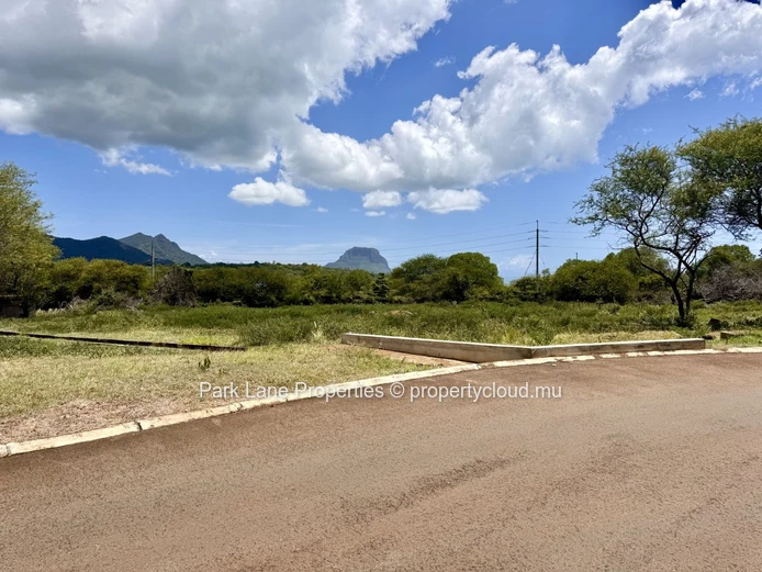 Beautiful plot in gated estate 