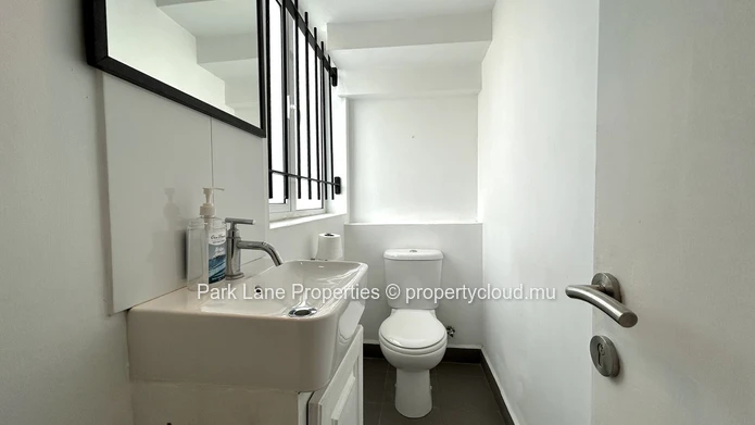  60m² Office Space in Prime Tamarin Location