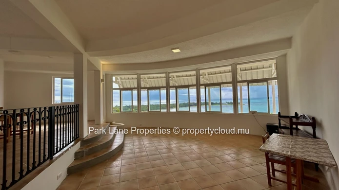  Coastal Colonial Haven with Breathtaking Sea and Mountain Views