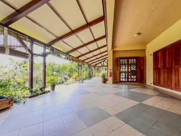 11 Bedroom House