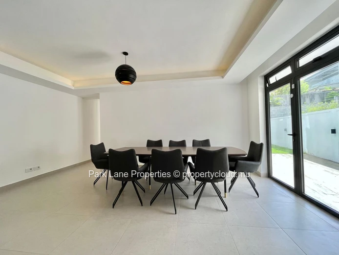 Duplex Moderne à Vendre à Floréal – 4 Chambres