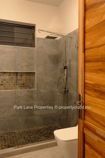 Blue Creek - 3 Bed Ground Floor Apartment for Sale 