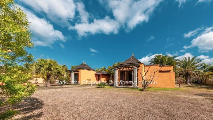 Exquisite IRS villa in the west coast