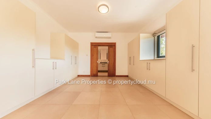 Magnificent family Villa with Mountain View, near Black River National Park