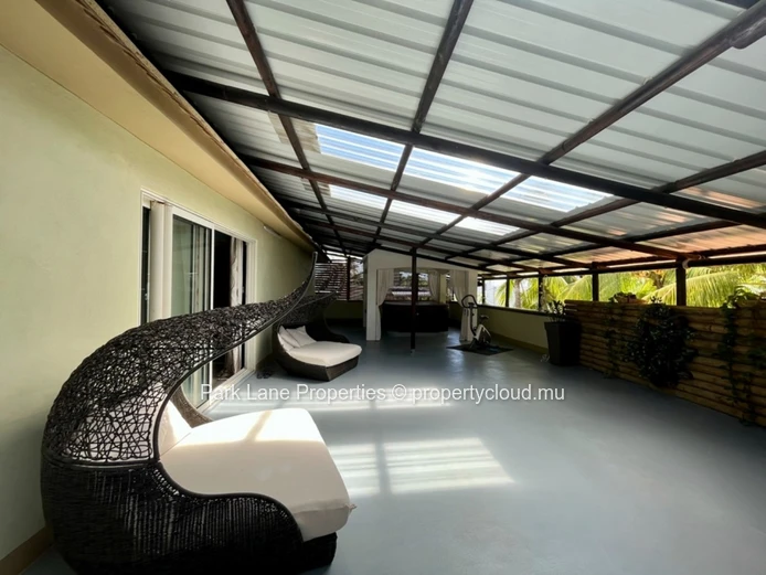 Cosy family home with jacuzzi and spacious terrace