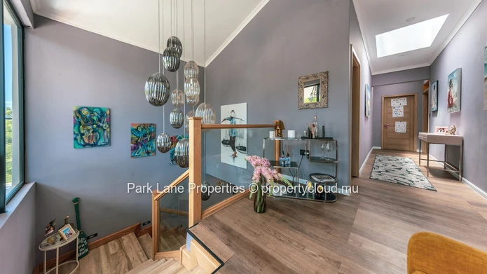 Magnificent fully renovated contemporary property close to Balaclava beach.