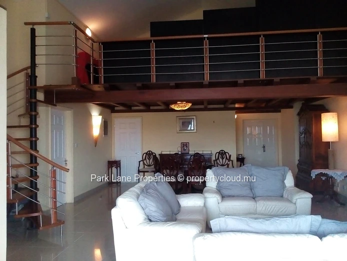 Upmarket Penthouse in Quatre Bornes 