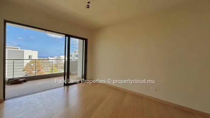 Modern 3-Bedroom Apartment with Rooftop Terrace and Sea Views – West Coast