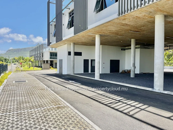 Prime Retail Space in Vivea Business Park: Your Gateway to Smart City Commerce
