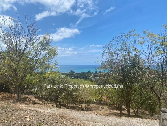 Stunning land  with ocean view, ideal for a project