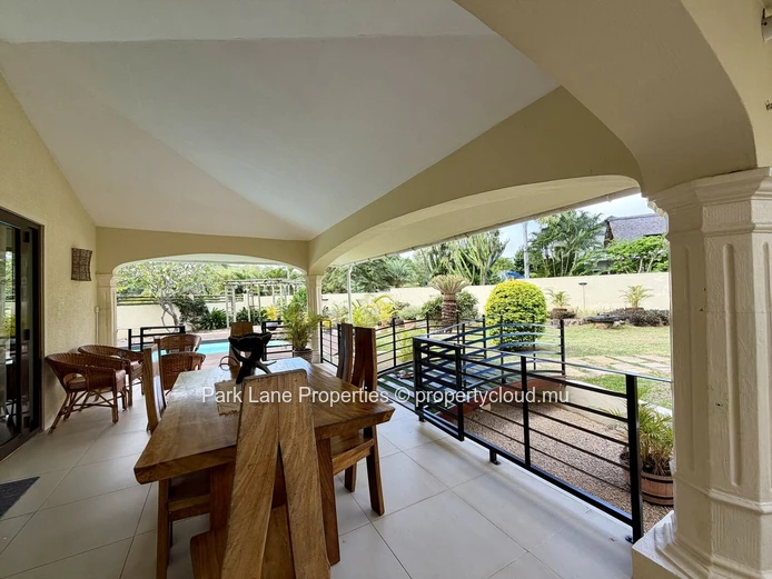 Comfortable family  home with pool and double garage 