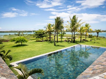 6 Bedroom Villa