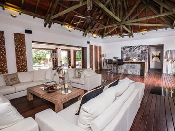 5 Bedroom Villa