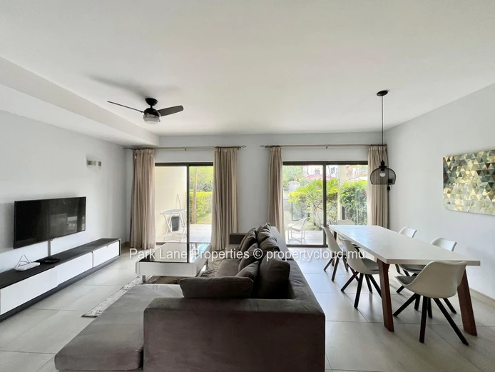 Three-Bedroom Townhouse-Duplex in a Residential Area of Trianon