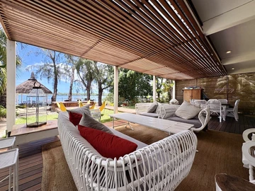 6 Bedroom Villa