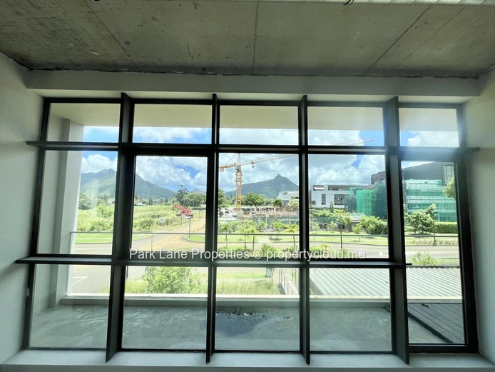 Spacious office space in the heart of Moka