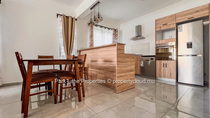 Contemporary duplex in Hermitage – Stylish living in a central location