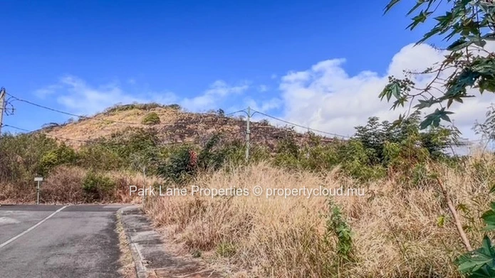 terrain résidentiel de 348 m2 situé dans un quartier recherché de Coromandel,