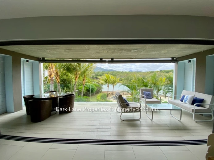 Great beachfront apartment 
