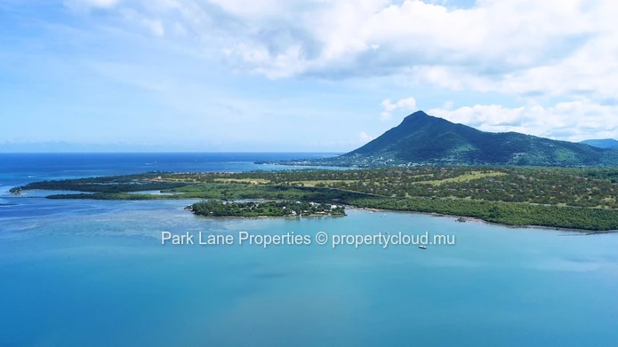 Fortier Plage : Contemporary Three-Bedroom Coastal Living with Panoramic Views