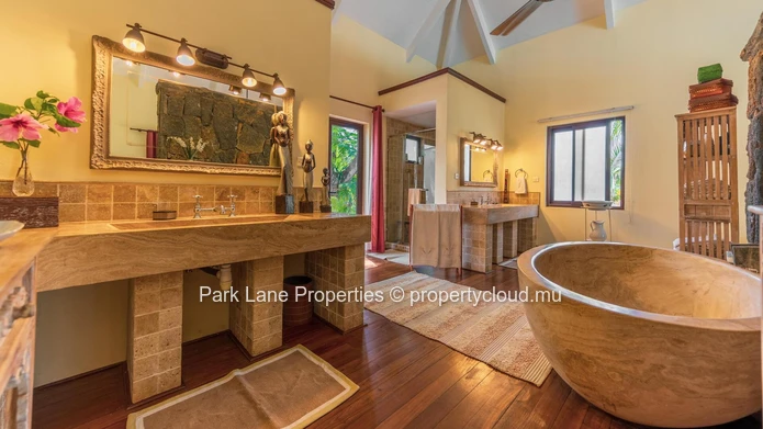 Exquisite Colonial Estate in the Heart of Chamarel’s Lush Mountains