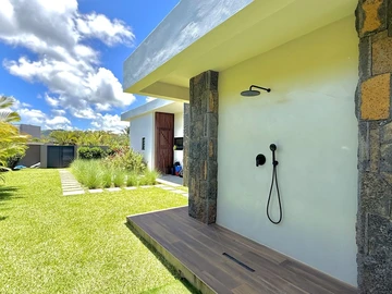 5 Bedroom Villa