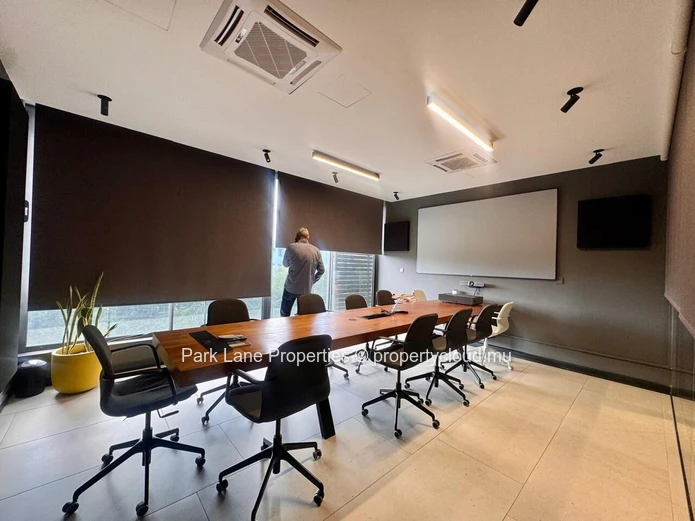 Opportunité de bureaux premium avec vue sur La Tourelle et Le Rempart
