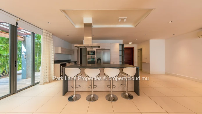 Live the Marina Lifestyle – 3-Bedroom Townhouse with Plunge Pool & Private Mooring