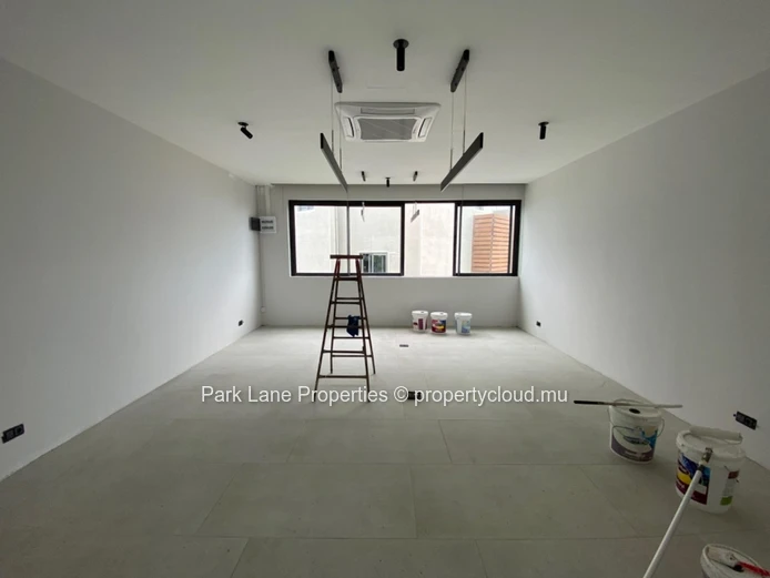Opportunité de bureaux premium avec vue sur La Tourelle et Le Rempart