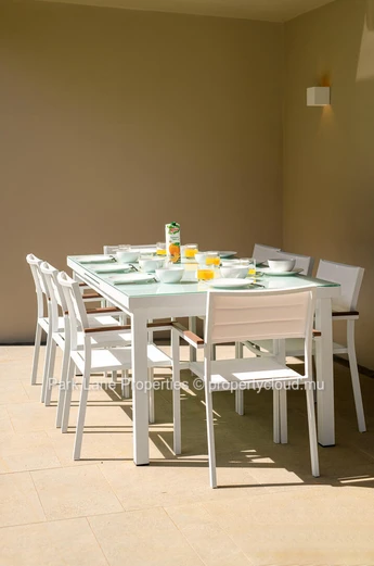 Contemporary fully furnished golf villa for sale in the heart of Heritage Villas Valriche 