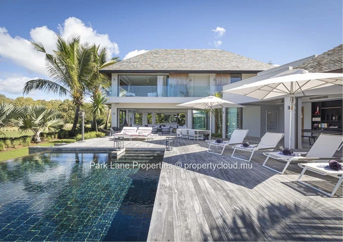 An exclusive 5-bedroom IRS property, nestled within one of the most prestigious residential and golfing estates in Ma...