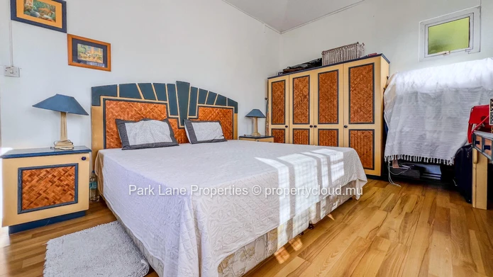 Charming family home in Floréal – Peaceful setting, enhanced security & mountain views