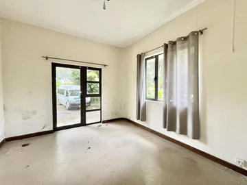 8 Bedroom House